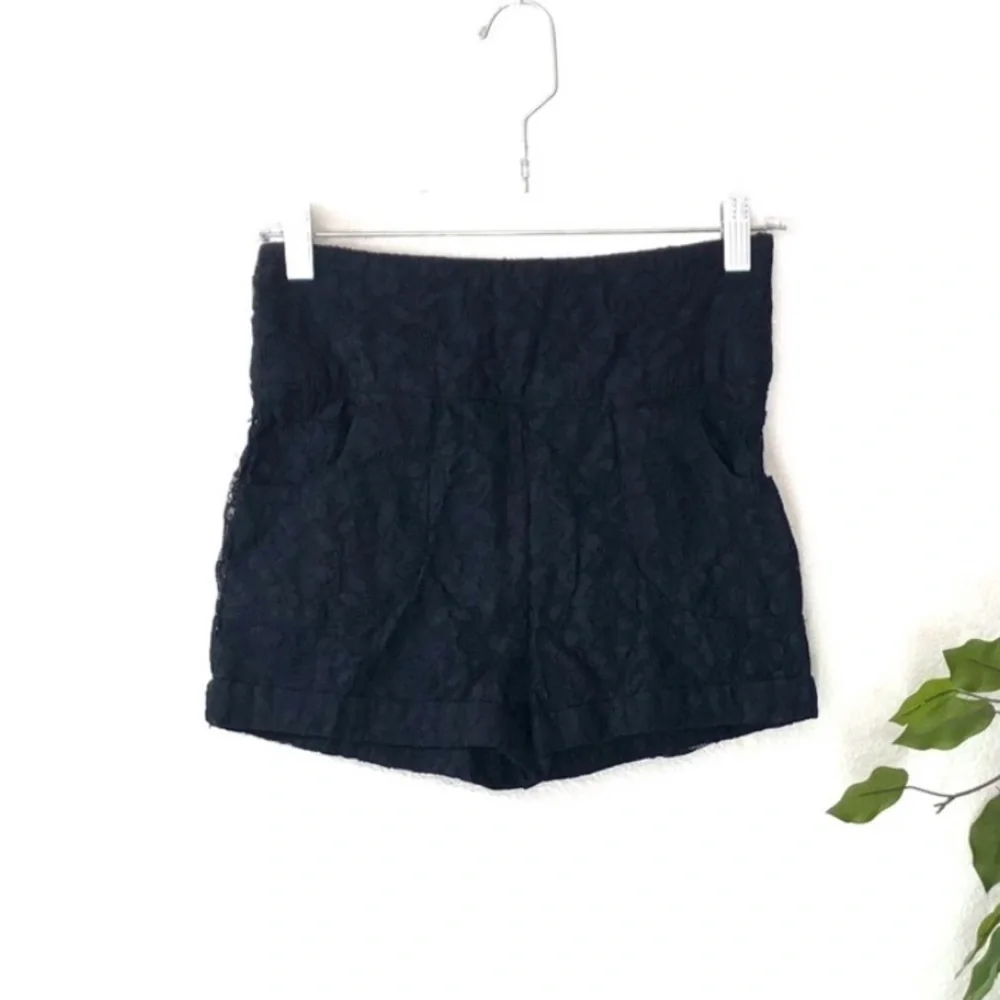 Sans Souci Lace Shorts